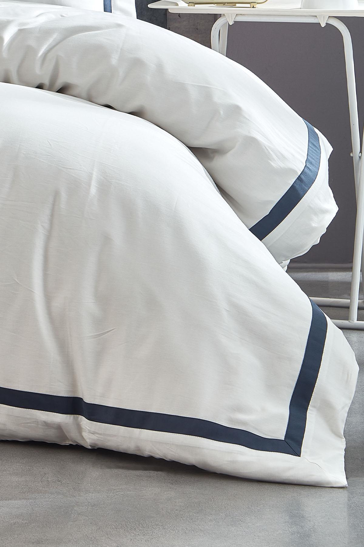 Carisma Biella Cotton Sateen Double Seven-Piece Duvet Cover Set