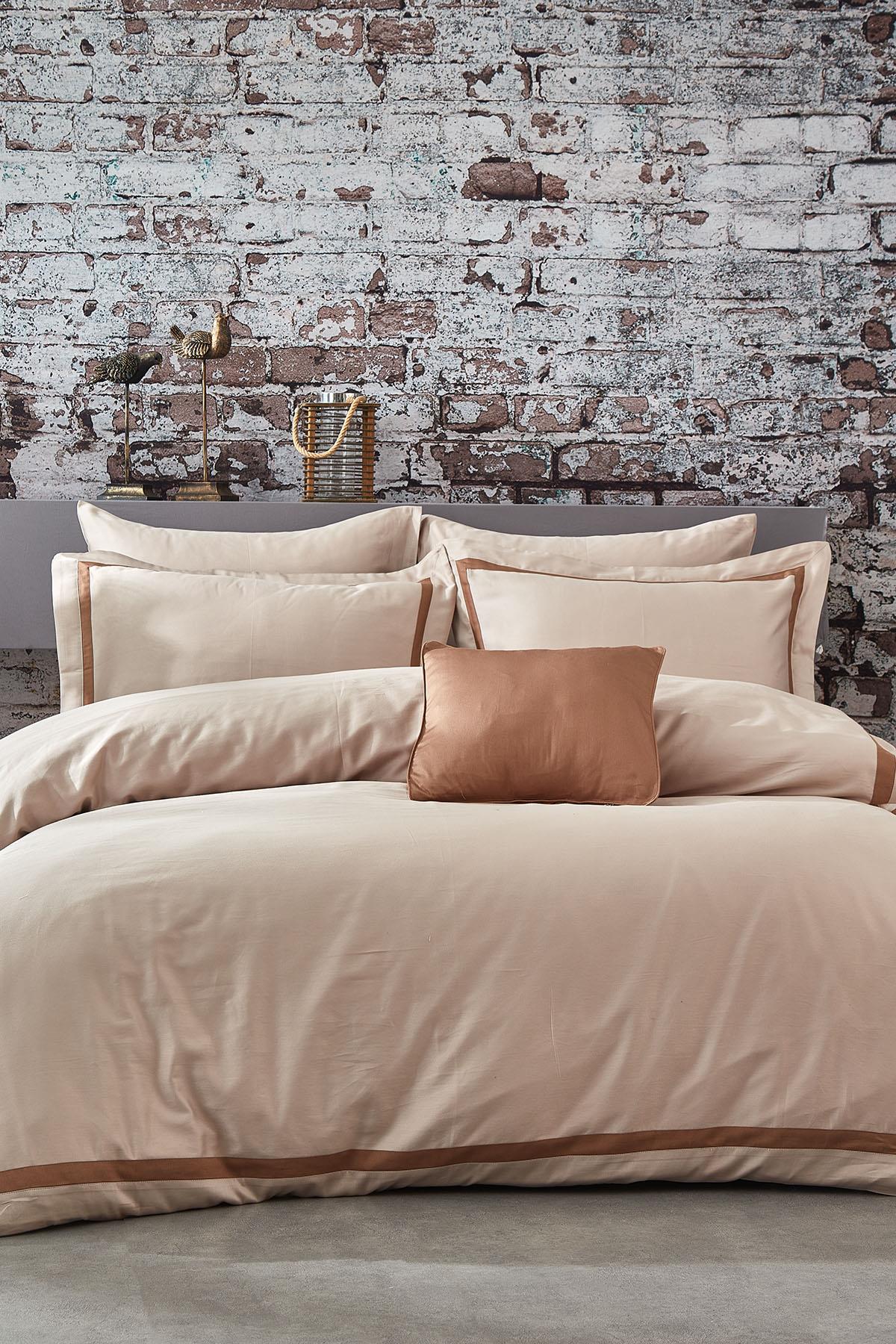 Carisma Biella Cotton Sateen Double Seven-Piece Duvet Cover Set