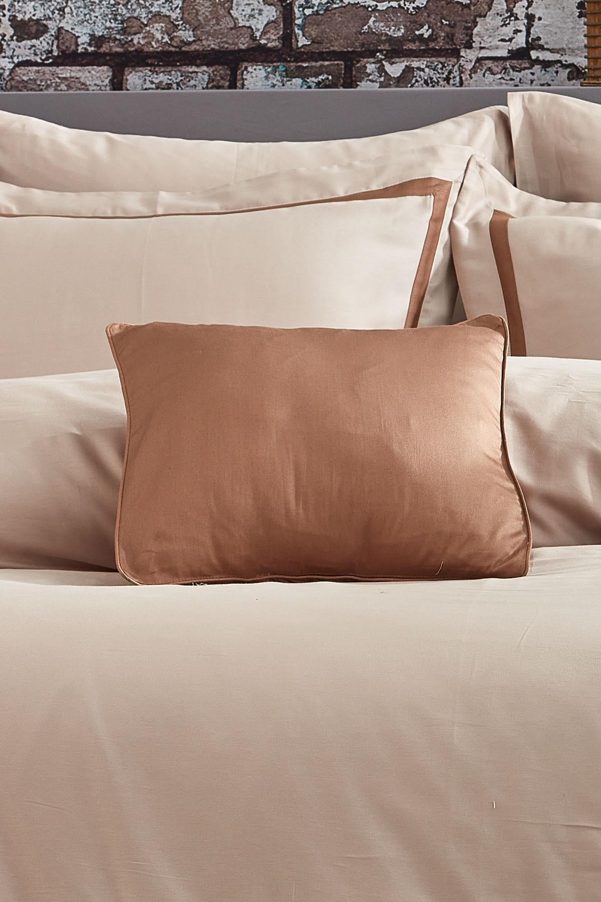 Carisma Biella Cotton Sateen Double Seven-Piece Duvet Cover Set