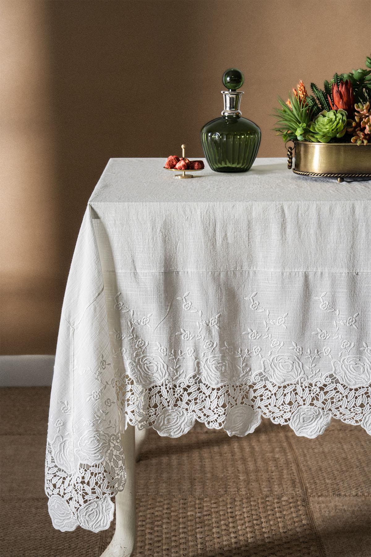 Morena Floral Embroidered Stain-Resistant, Easy-to-Care Tablecloth (160 x 320 cm)