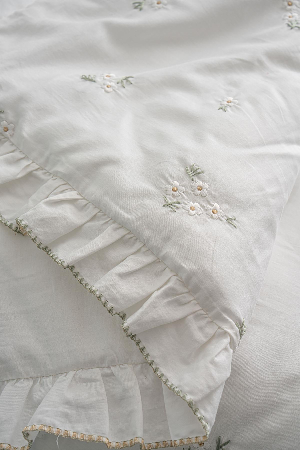Nadia Daisy Embroidered Cotton Satin King Size 6-Piece Duvet Cover Set