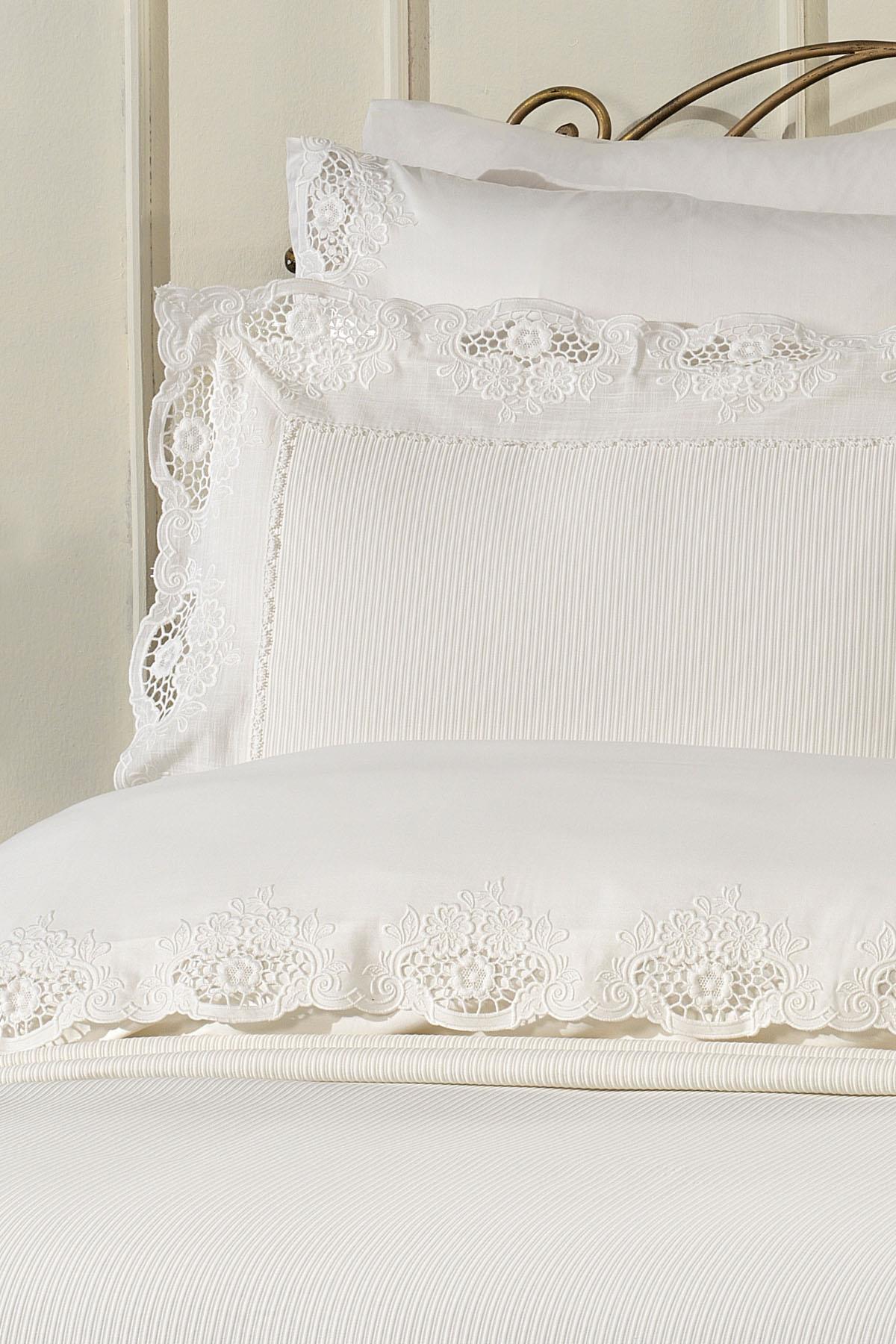 Puerta Floral Embroidered Super King Size 9-Piece Duvet Cover + Quilt Set