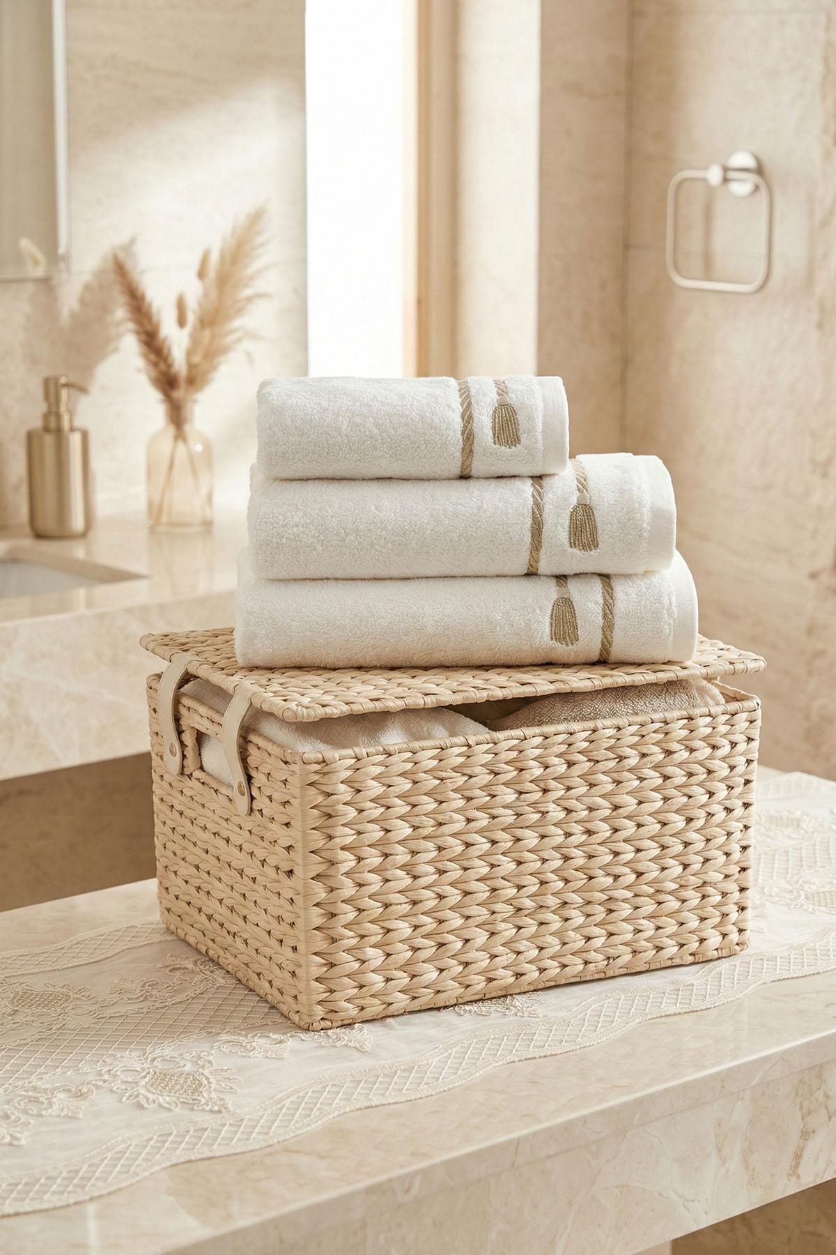 Rom Embroidered Hand Towel (50 x 90 cm)