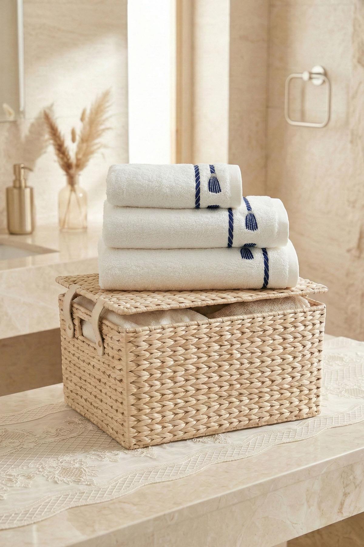 Rom Embroidered Hand Towel (50 x 90 cm)