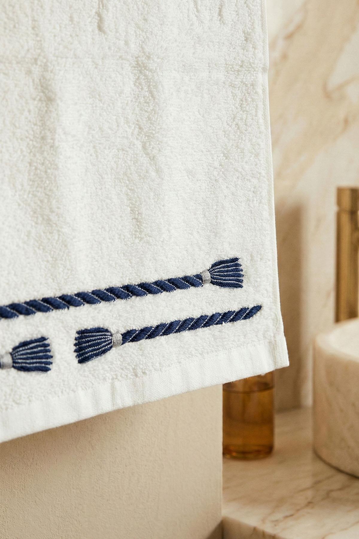 Rom Embroidered Hand Towel (50 x 90 cm)