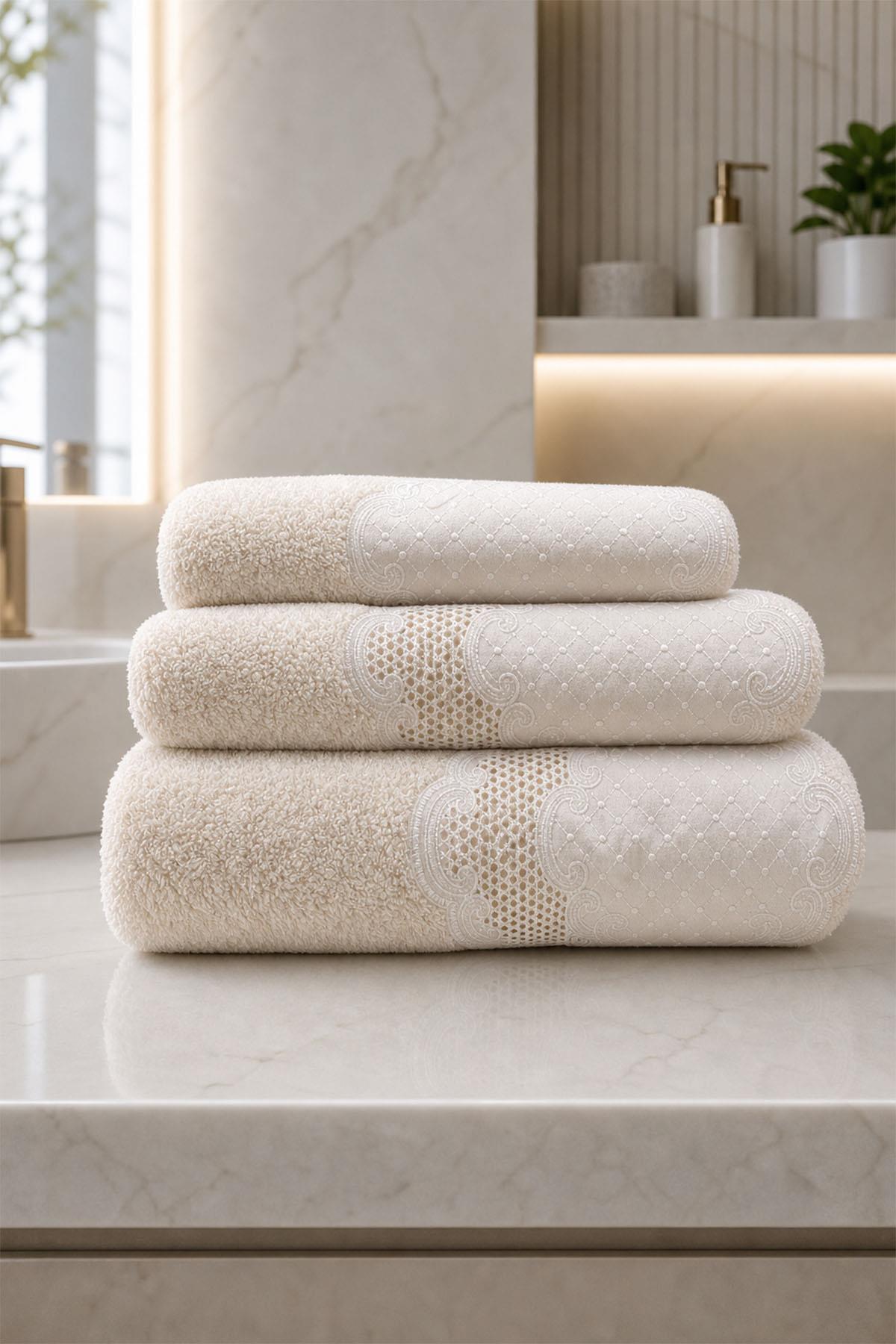 Simena Embroidered Hand Towel (50 x 90 cm)