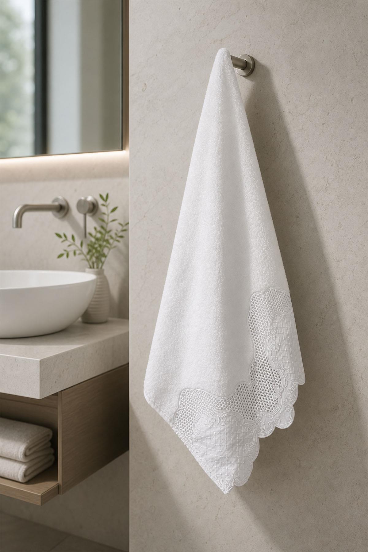 Simena Embroidered Hand Towel (50 x 90 cm)
