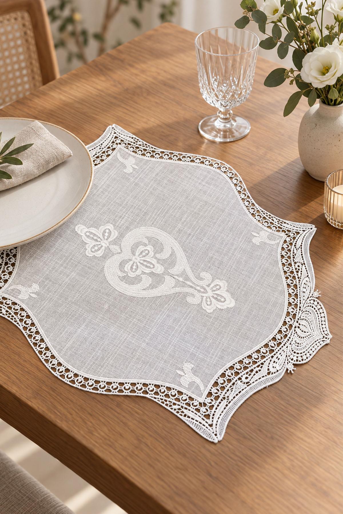 Sultan Embroidered Stain-Resistant, Easy-to-Make Placemat (35 x 45 cm)