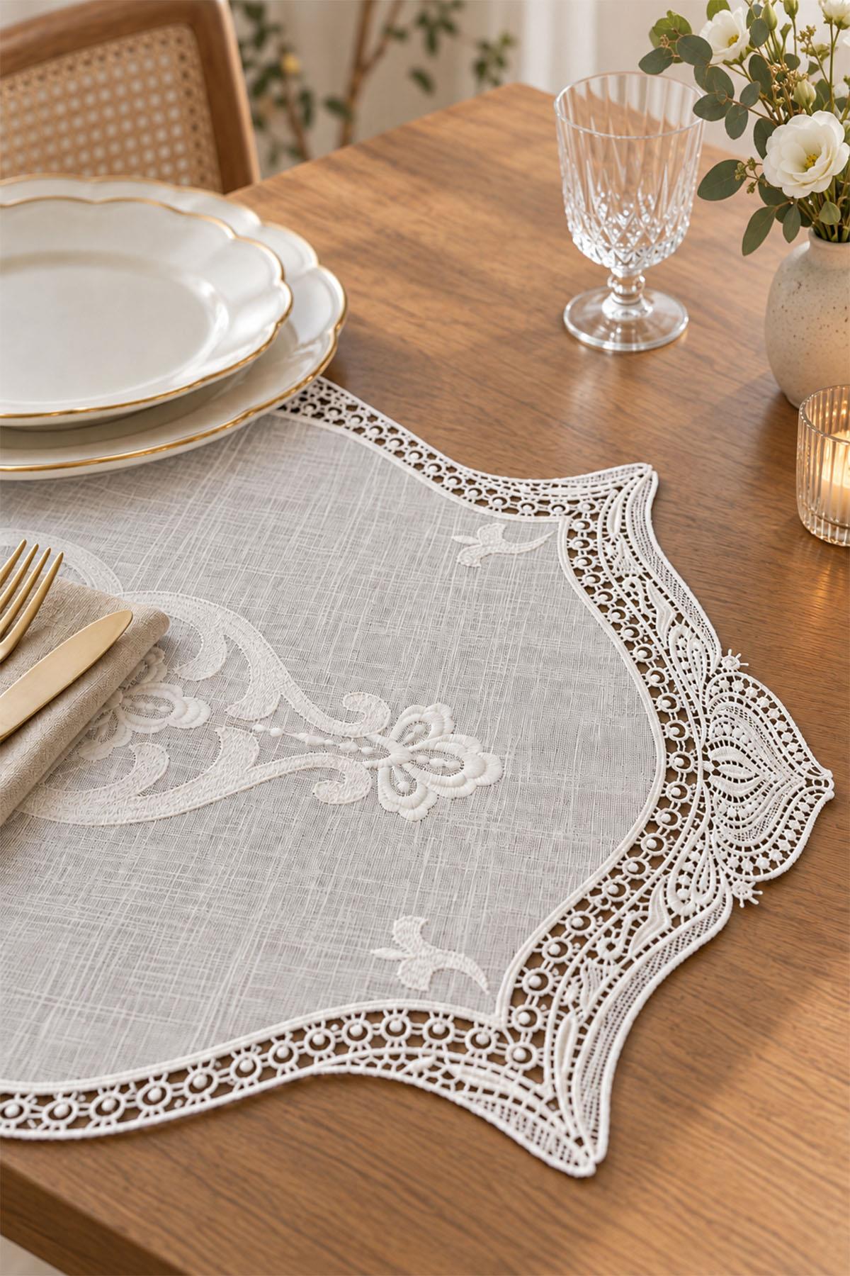Sultan Embroidered Stain-Resistant, Easy-to-Make Placemat (35 x 45 cm)