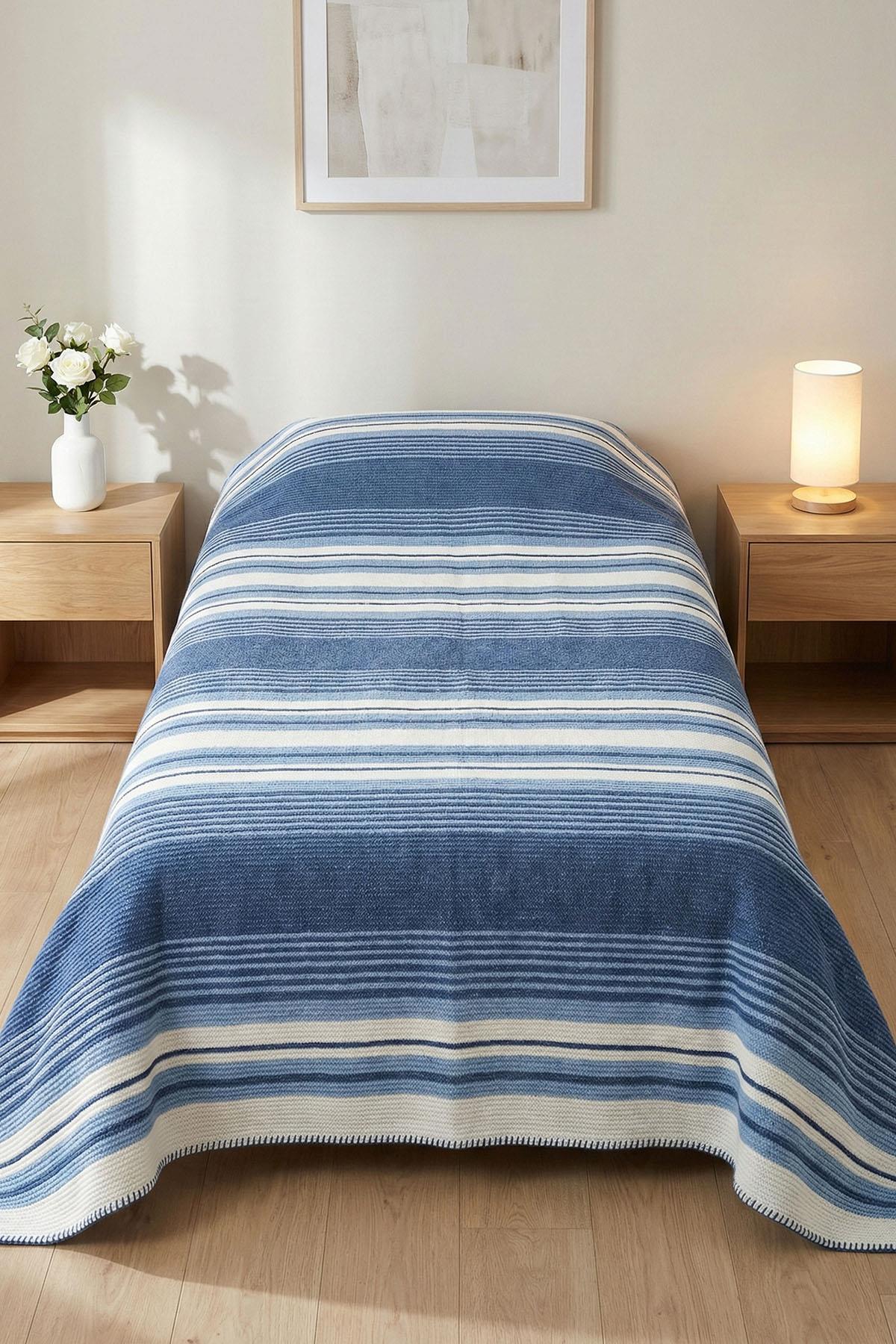 Trendy Striped Single Blanket (150 x 200 cm)