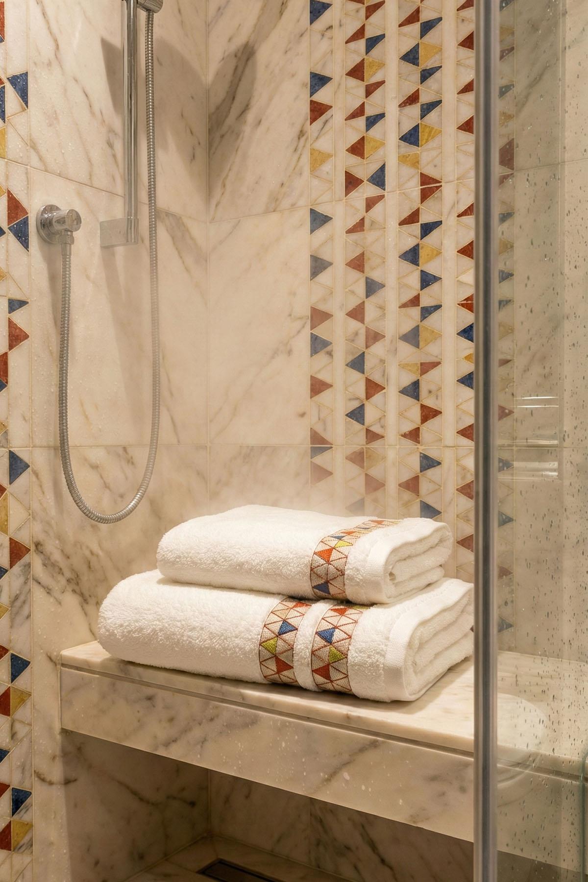 Tria Tile Pattern Face Towel (50 x 90 cm)