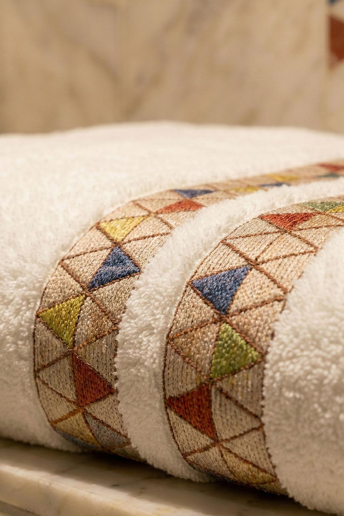 Tria Tile Pattern Face Towel (50 x 90 cm)