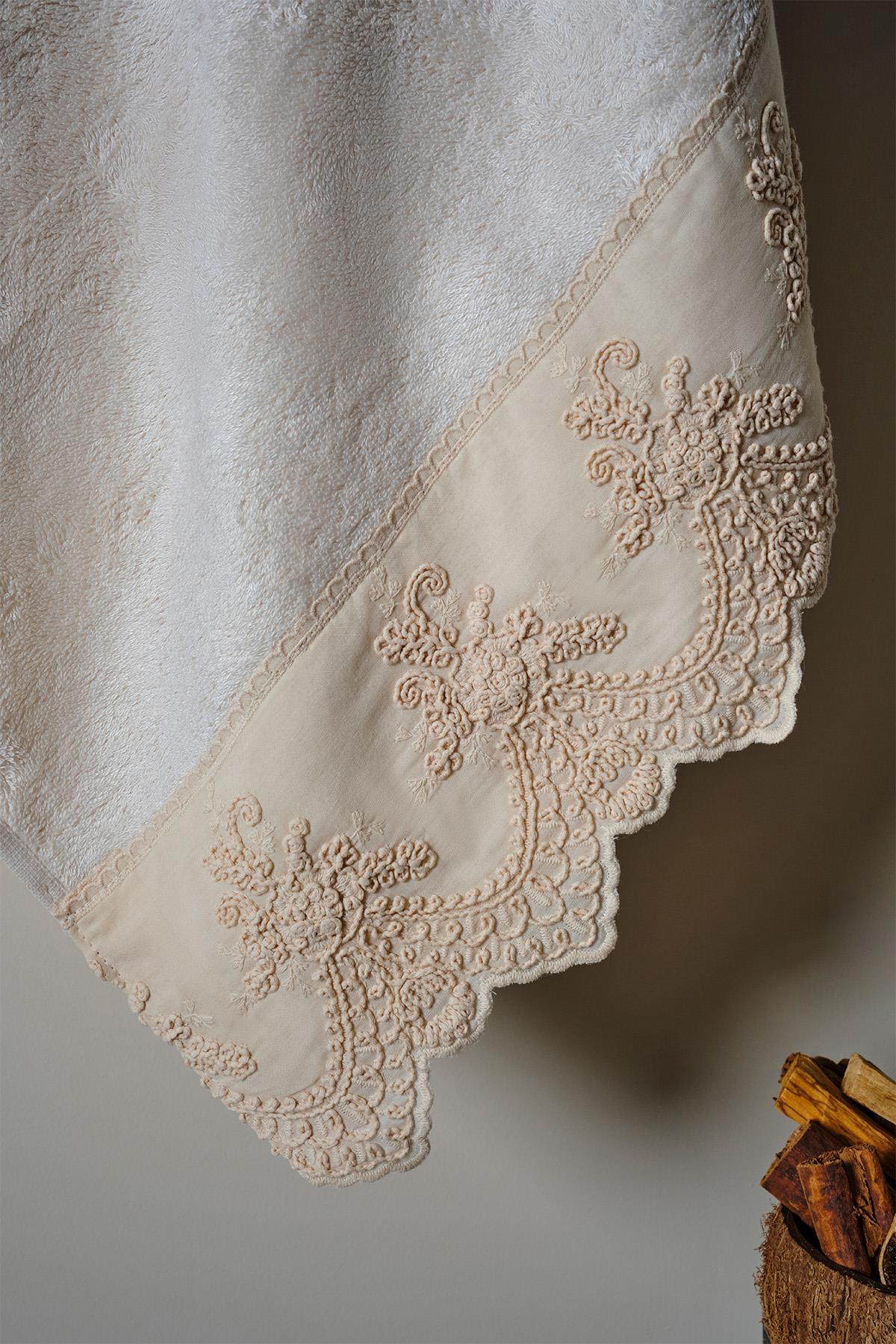 Embroidered Canvas Face Towel (50 x 90 cm)