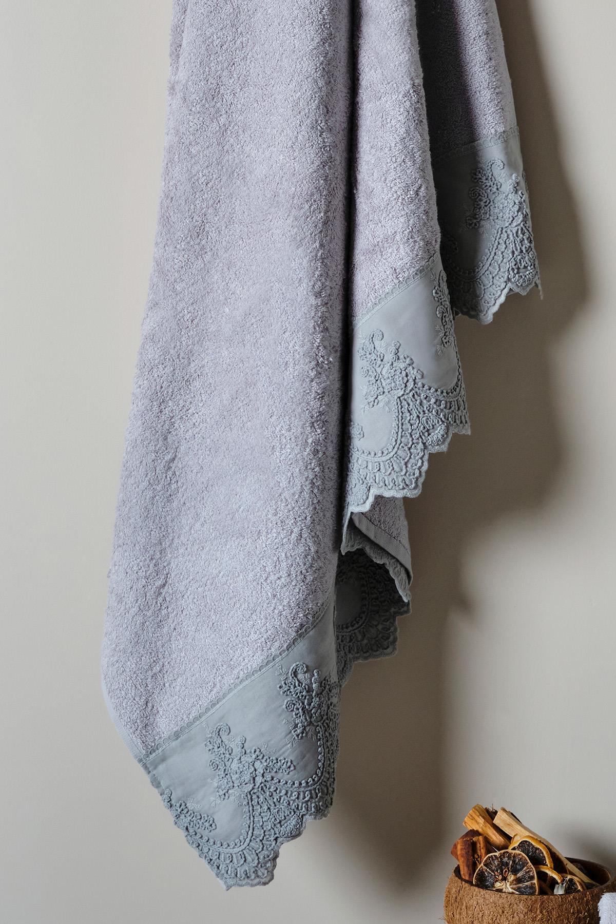 Embroidered Canvas Face Towel (50 x 90 cm)