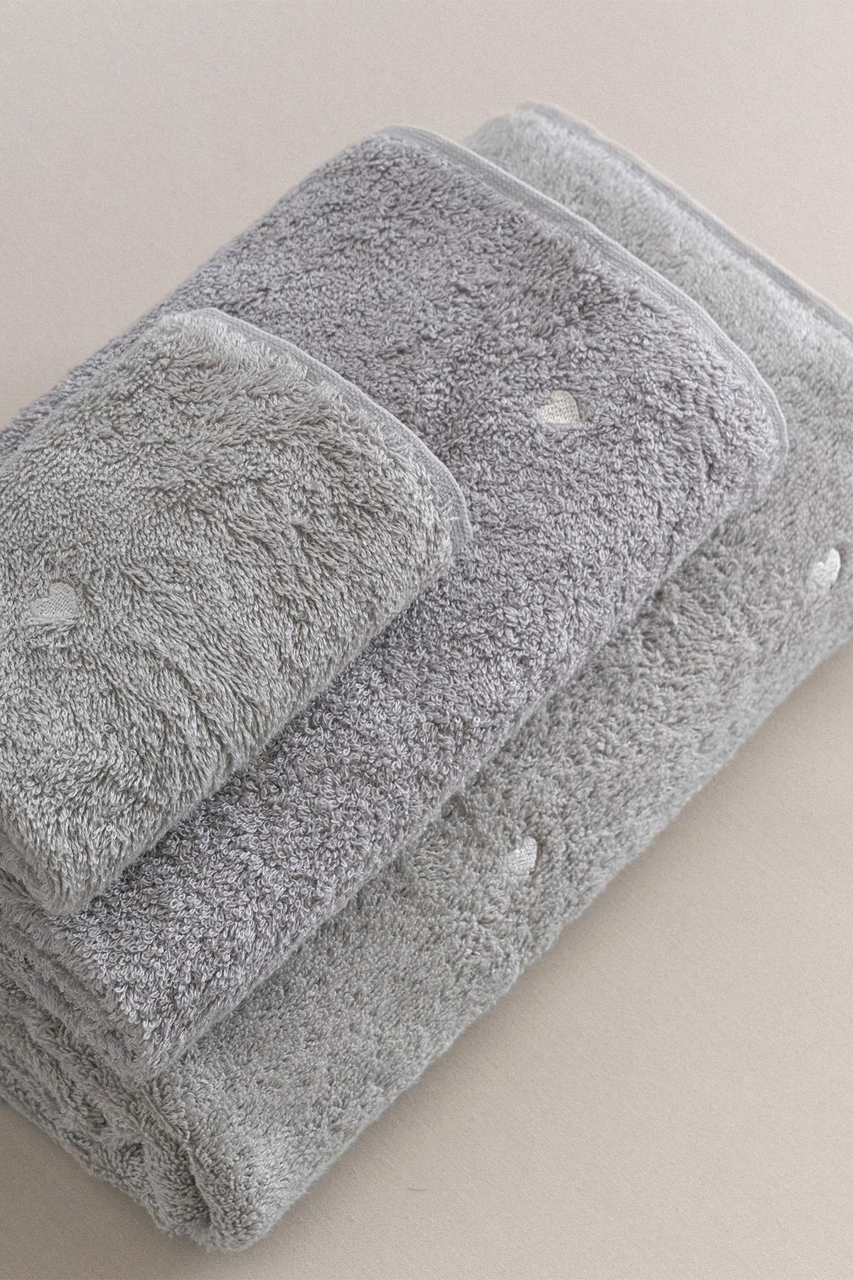 Gray soft towel set, high-quality cotton, comfortable bath towel, stylish home accessory