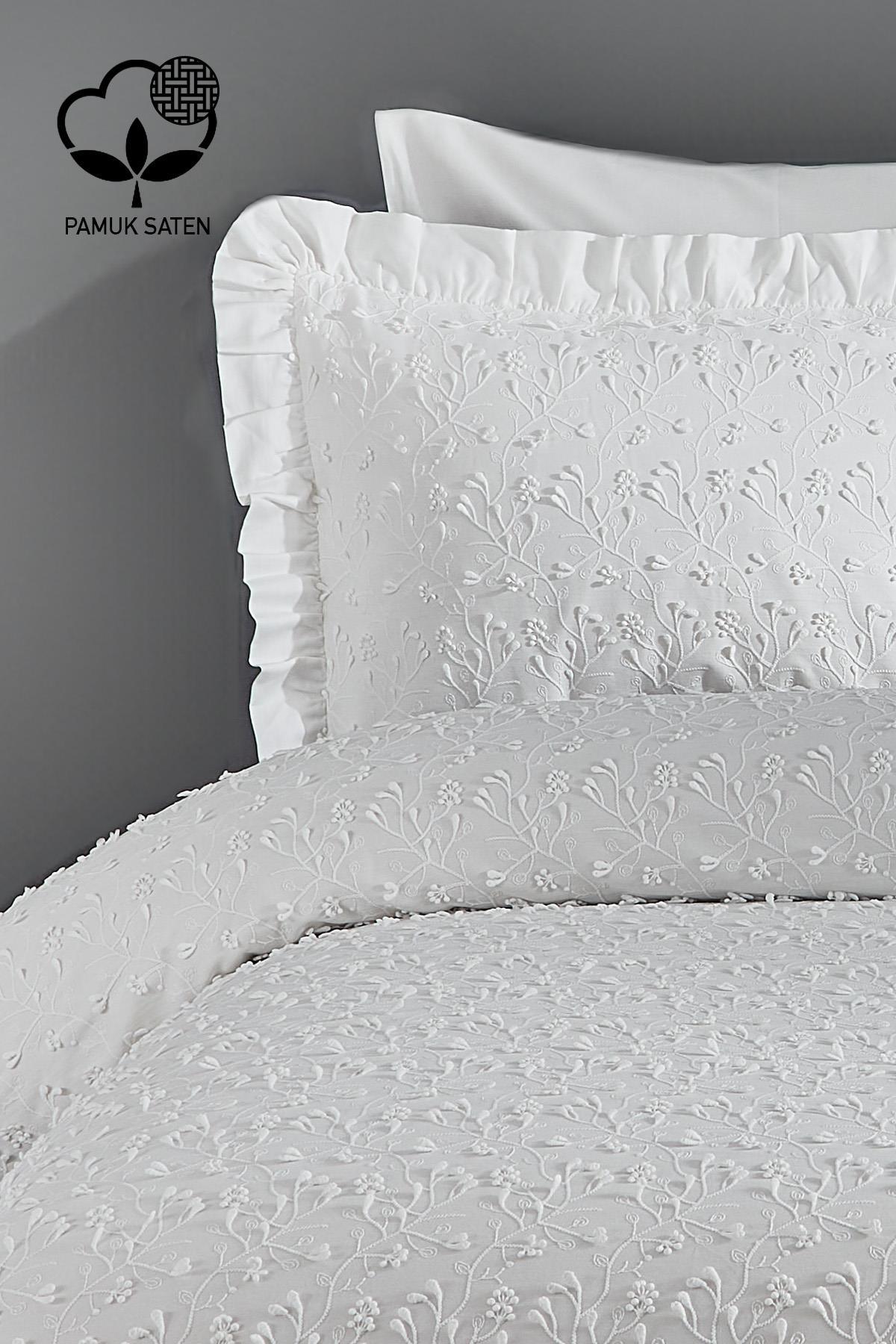 Double duvet cover set in white cotton sateen with embroidery and ruffled pillowcases