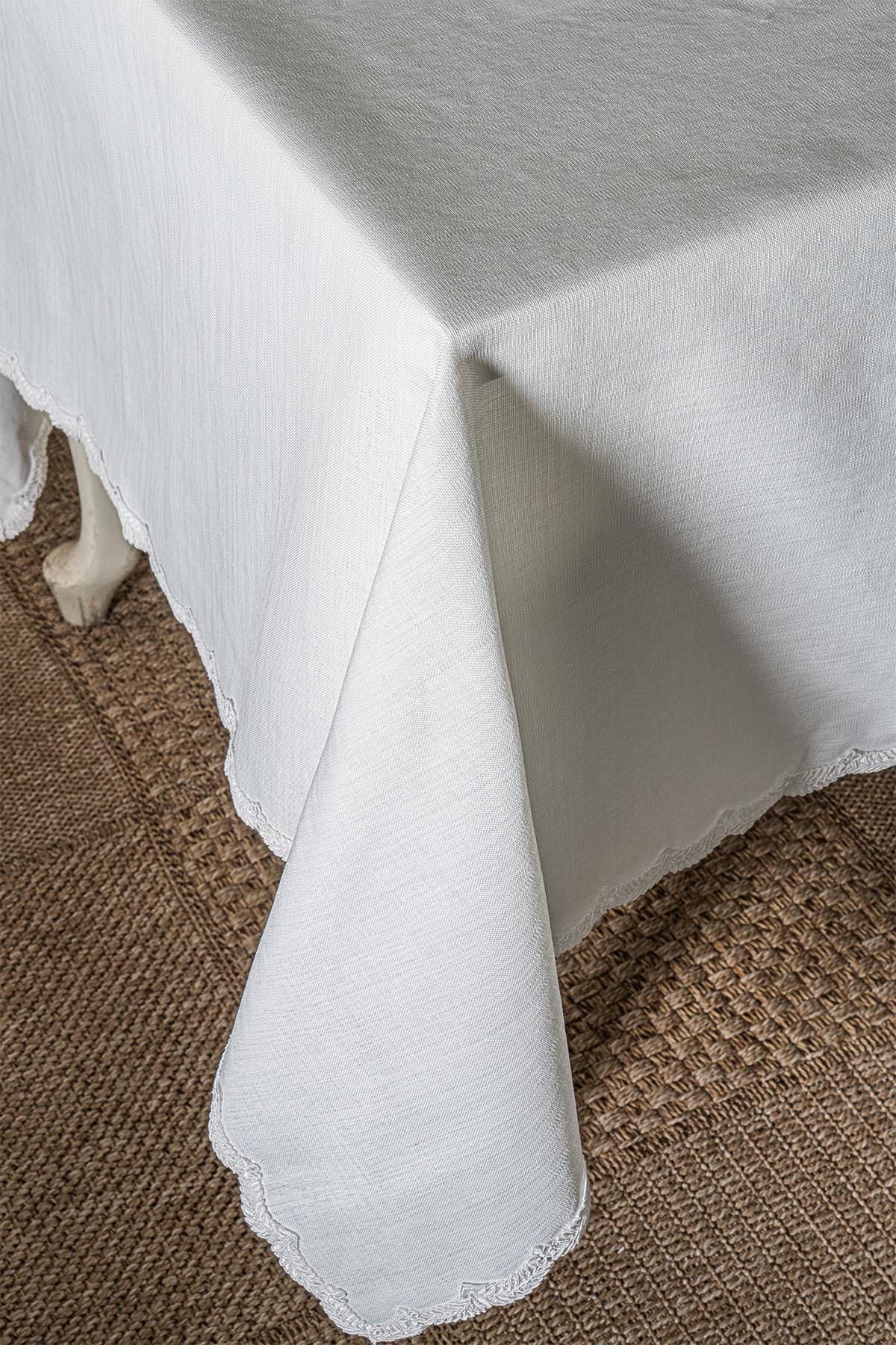 Elegante Embroidered Stain-Resistant, Easy-to-Care Tablecloth (160 x 260 cm)
