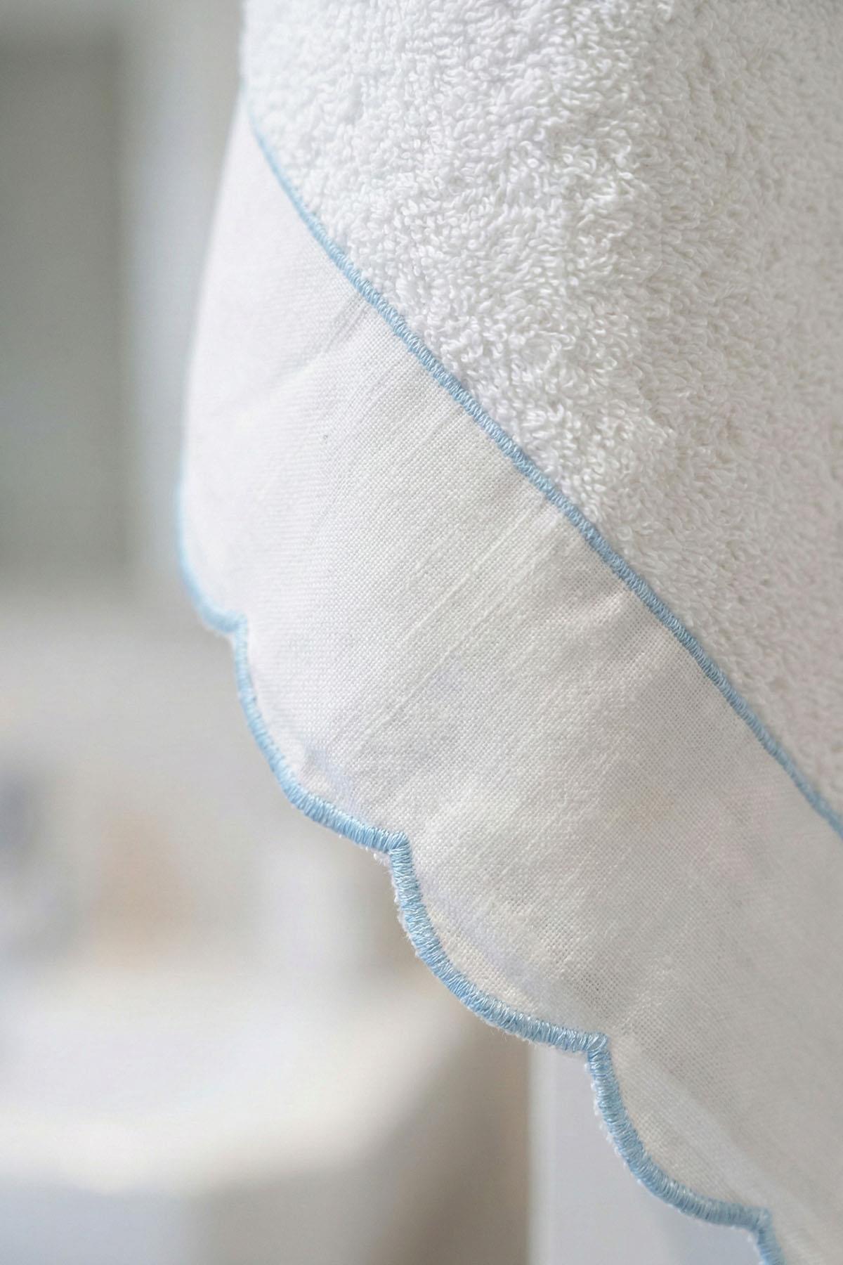 Elora Striped Embroidered Bath Towel (90 x 150 cm)
