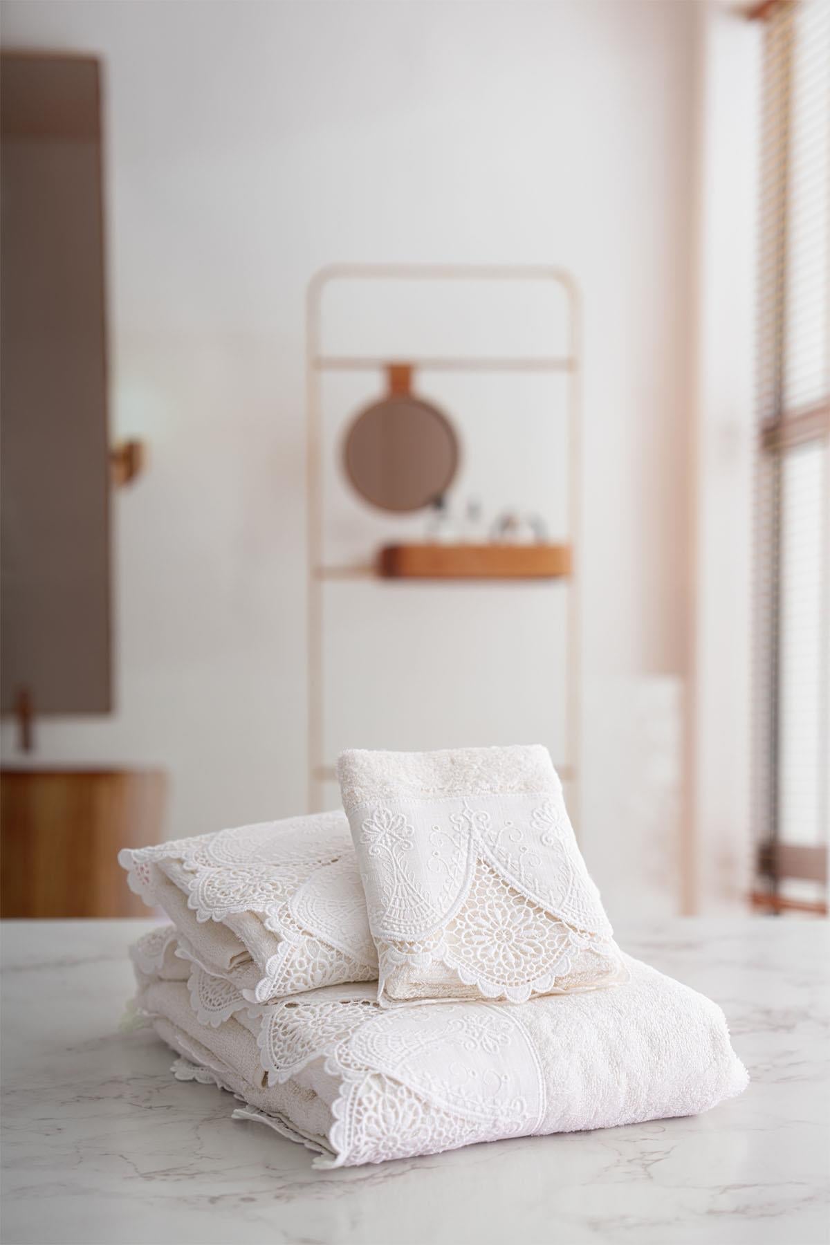 Emma Lace Face Towel (50 x 90 cm)