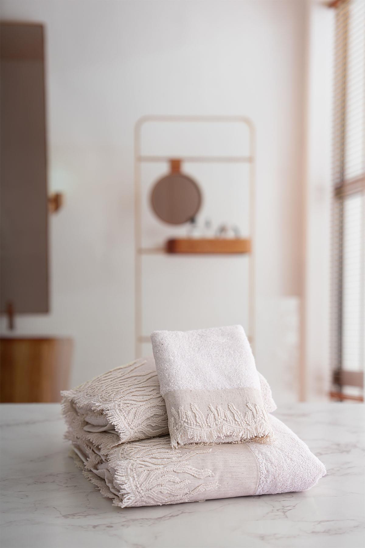 Coral Embroidered Tasseled Face Towel (50 x 90 cm)