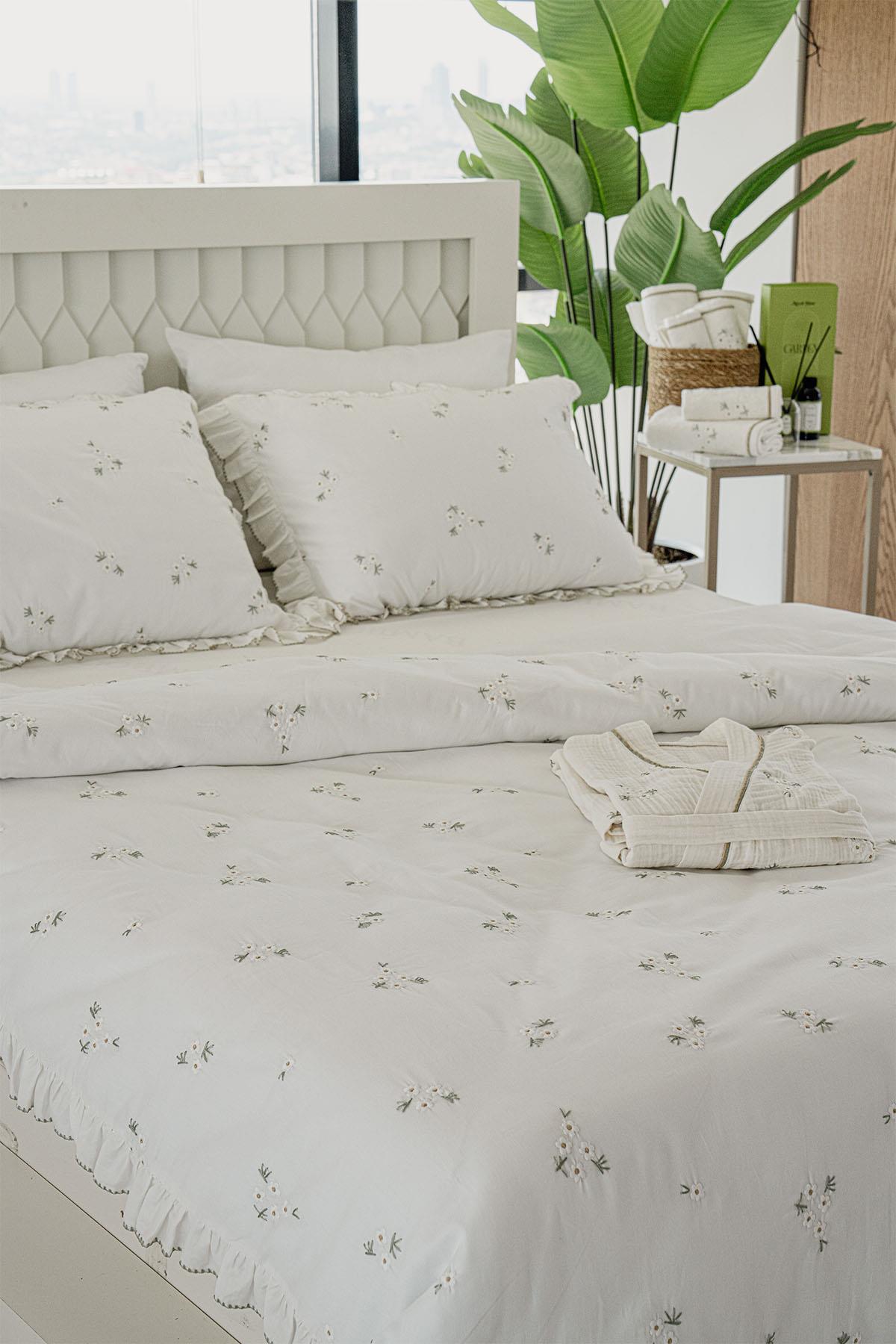 Nadia Daisy Embroidered Cotton Satin Double 6-Piece Duvet Cover Set
