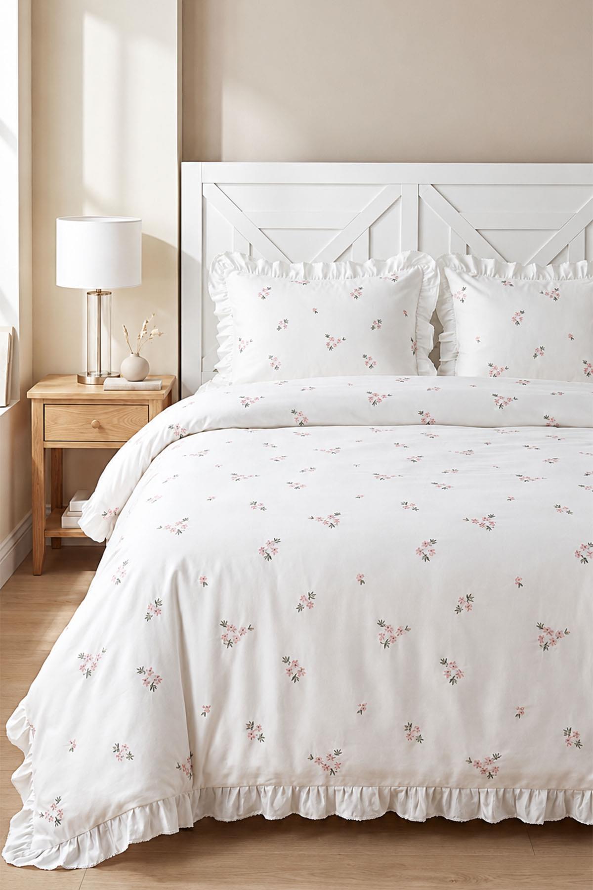 Nadia Daisy Embroidered Cotton Satin King Size 6-Piece Duvet Cover Set