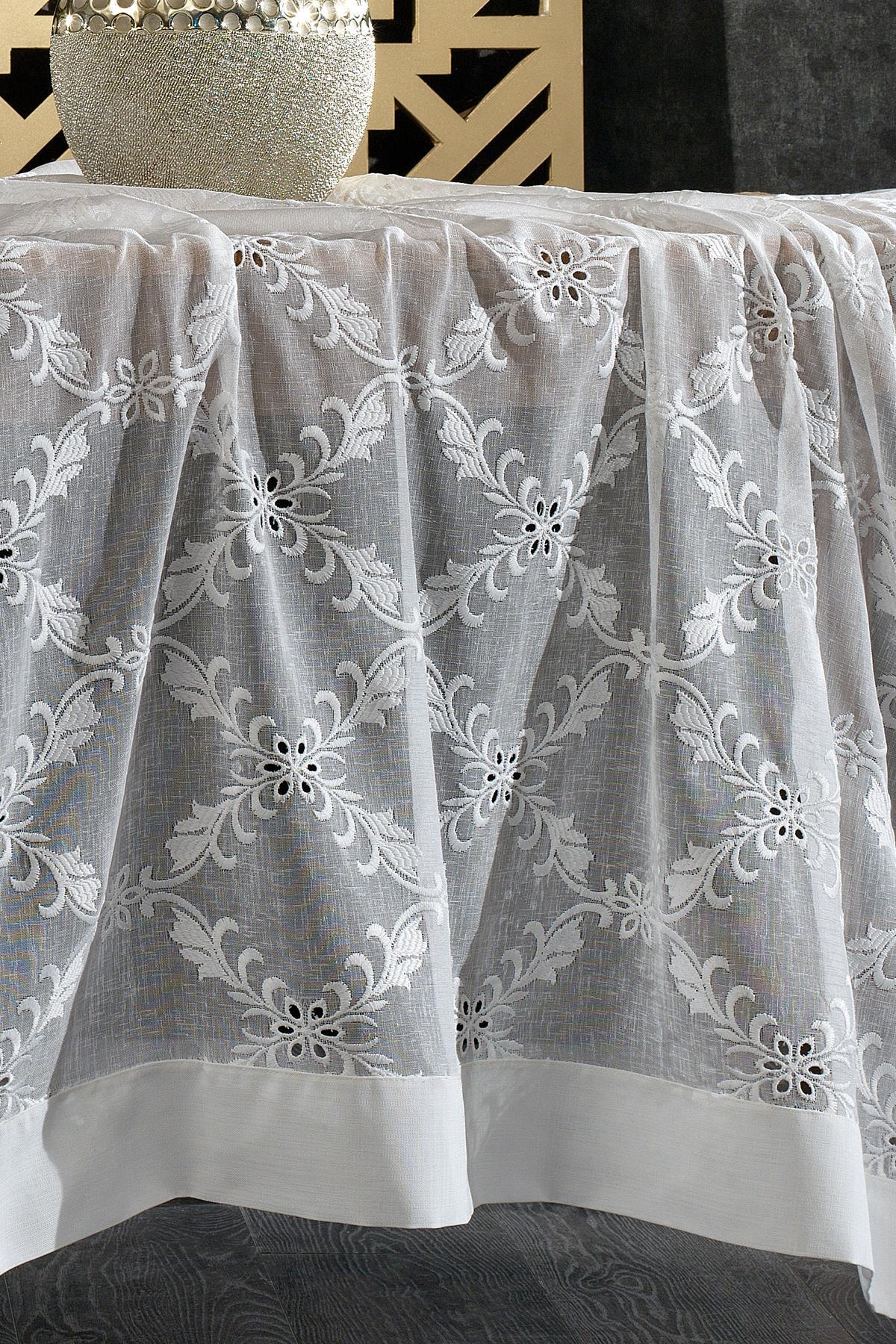 Stain-resistant, easy-care white satin tablecloth with floral embroidery, 160x260 cm