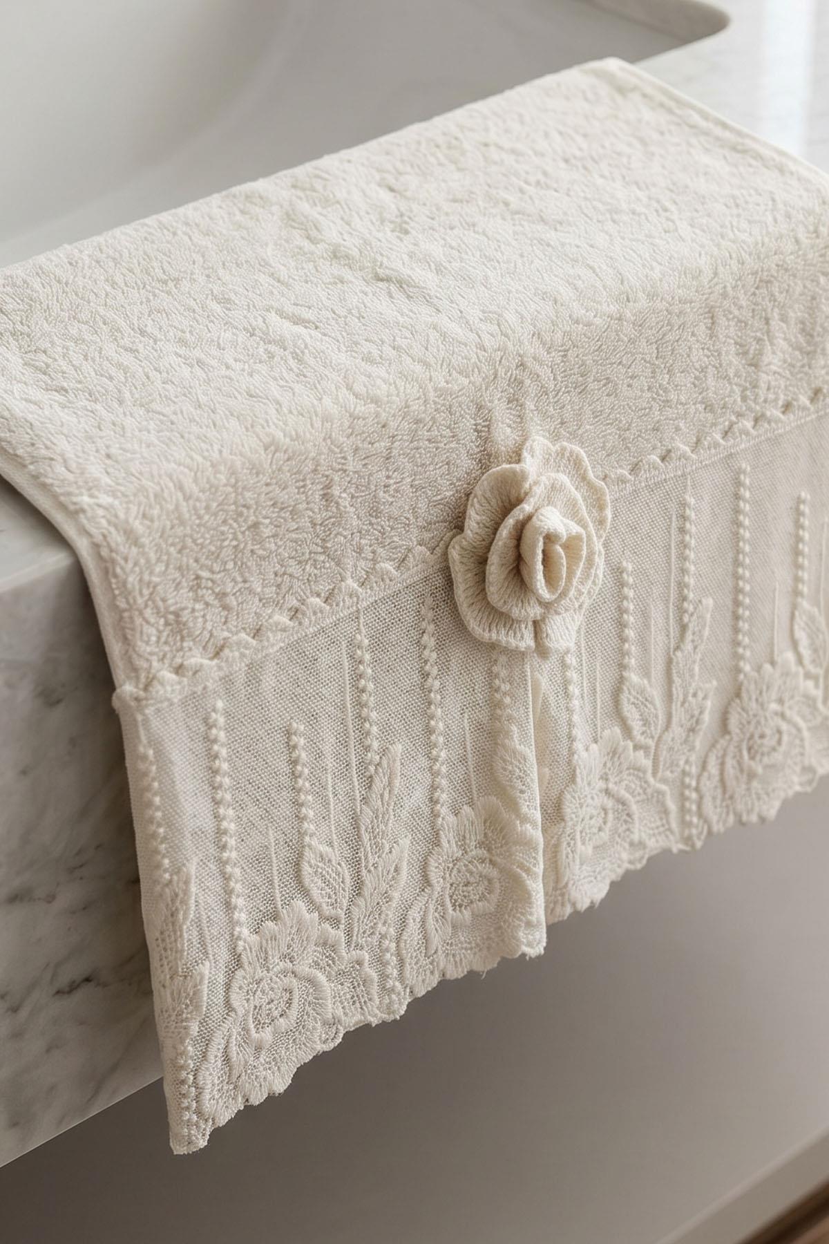 Rozano Rose Detailed Hand Towel (50 x 90 cm)