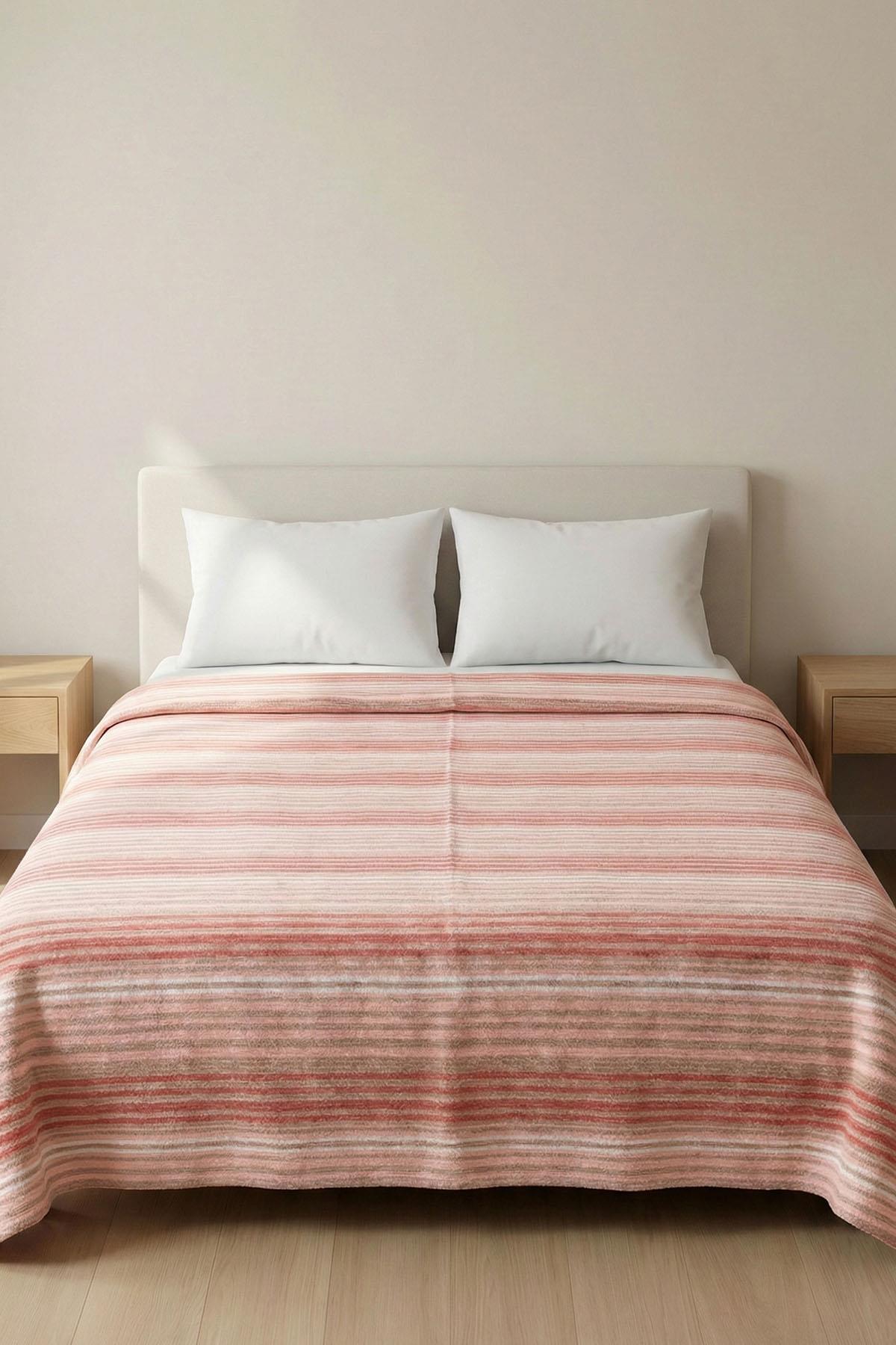 Trendy Striped Double Blanket (180 x 220 cm)