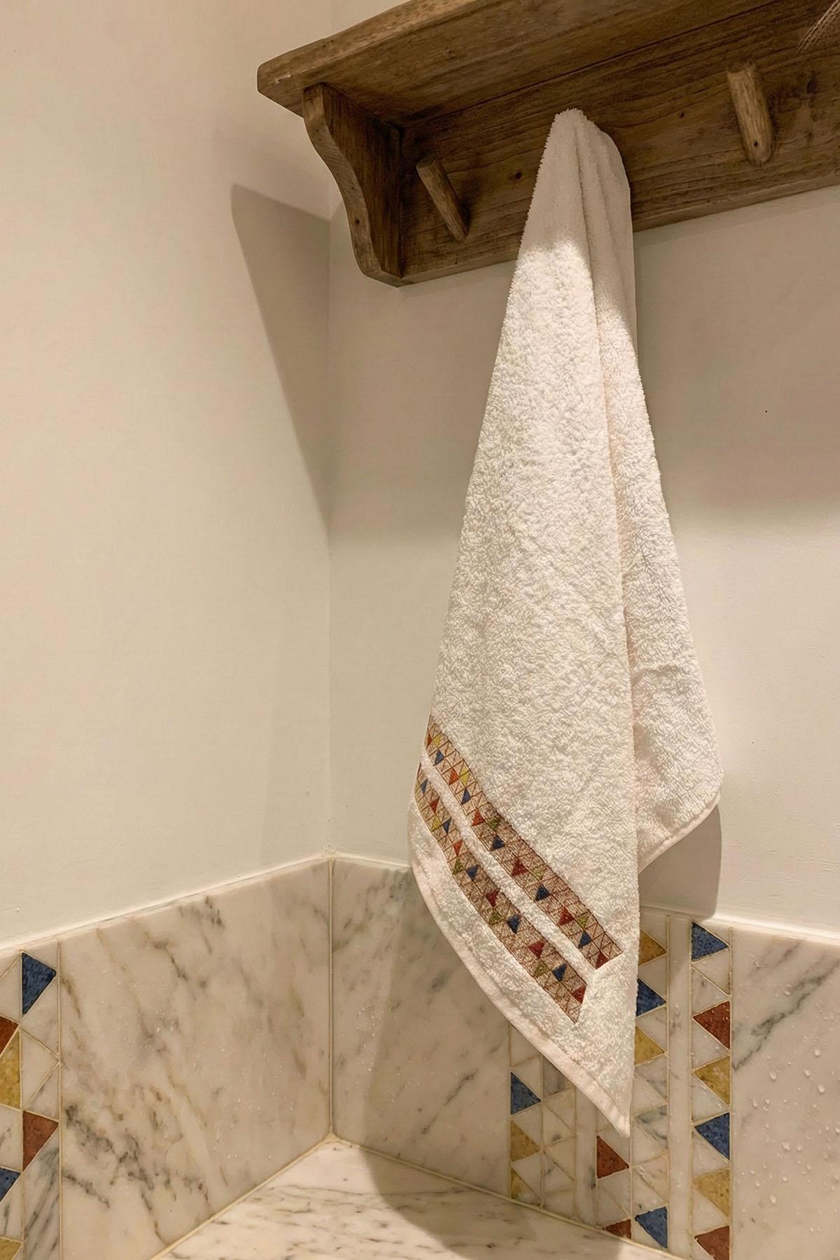Tria Tile Pattern Face Towel (50 x 90 cm)